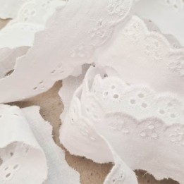 Le lot de 12 mètres de dentelle 25 mm galon broderie anglaise 100 % coton blanc 25 mm
