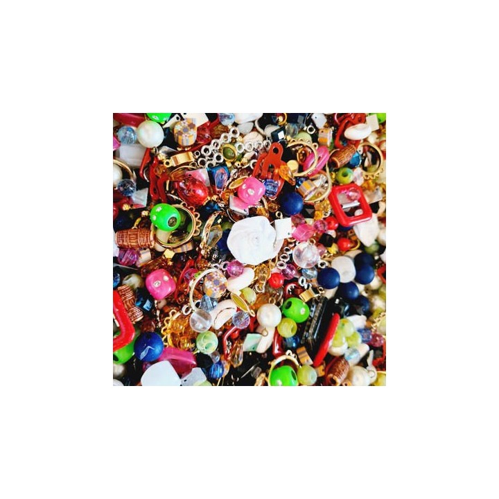 Le lot de + de 300 accessoires  , un prix incroyable. Les pièces sont sélectionnées aléatoirement. Photo non contractuelle