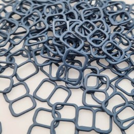 Le lot de 50 réglettes en métal lingeries  couleur bleu, largeur intérieur 7 mm extérieur 9.3 mm hauteur 12.5 mm