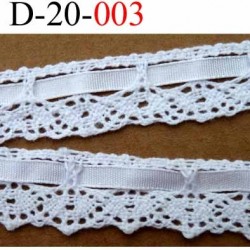 dentelle crochet coton 20 mm couleur blanc avec ruban galon satin 5 mm provient d'une vieille mercerie parisienne