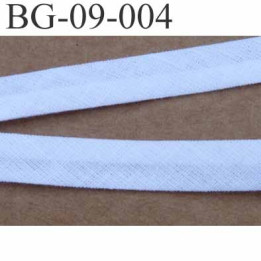 biais plié largeur 9 mm  plus 9 mm plié en deux avec 2 rebords plié de 4 mm largeur total déplié 26 mm  blanc 100 % coton