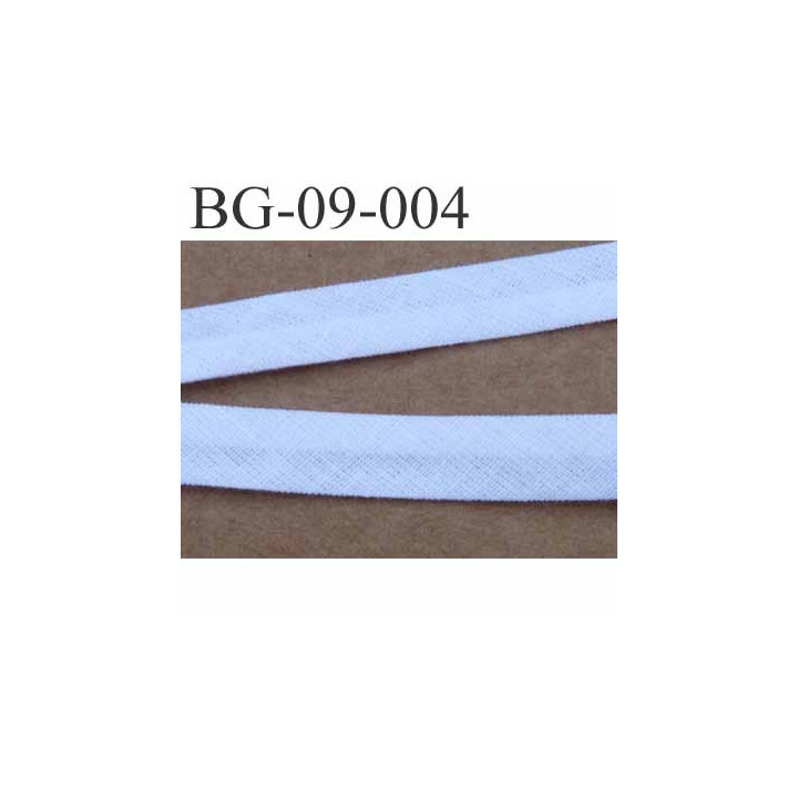 biais plié largeur 9 mm  plus 9 mm plié en deux avec 2 rebords plié de 4 mm largeur total déplié 26 mm  blanc 100 % coton