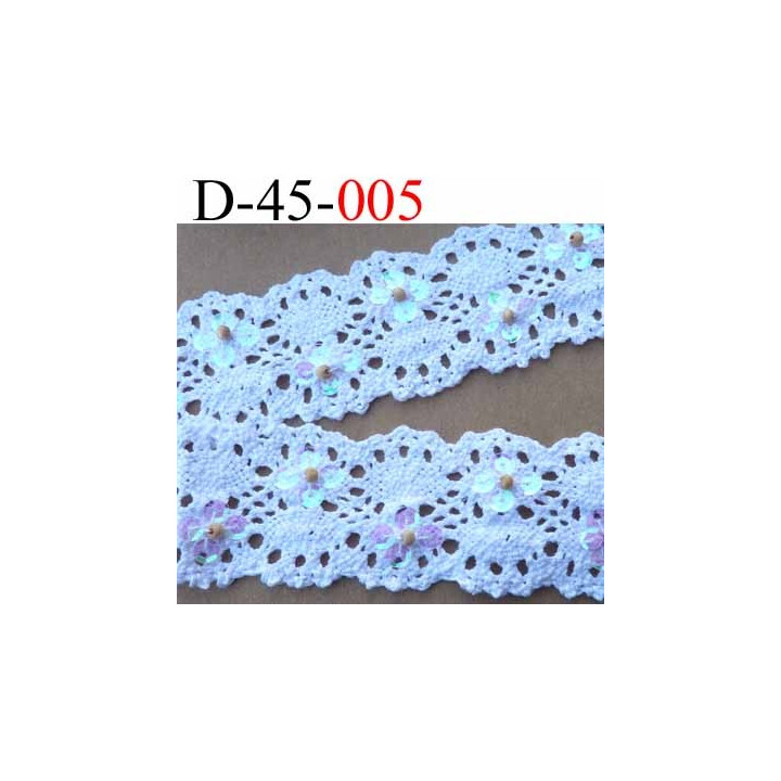 dentelle crochet 100% coton largeur 35 mm couleur blanc avec petites perles et petits disques  vendue au mètre