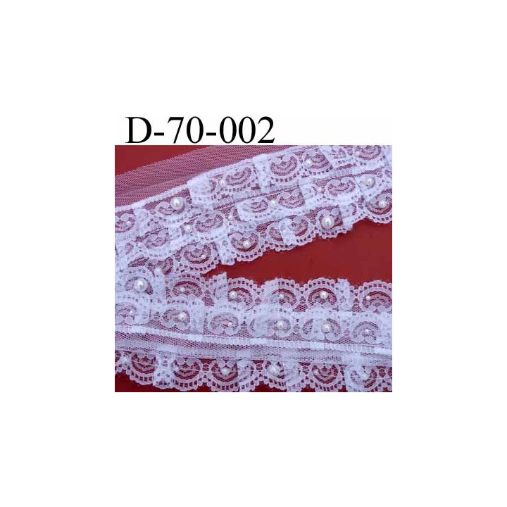 dentelle blanche avec perles style nacre volant sur 3 niveaux largeur 70 mn vendu au mètre