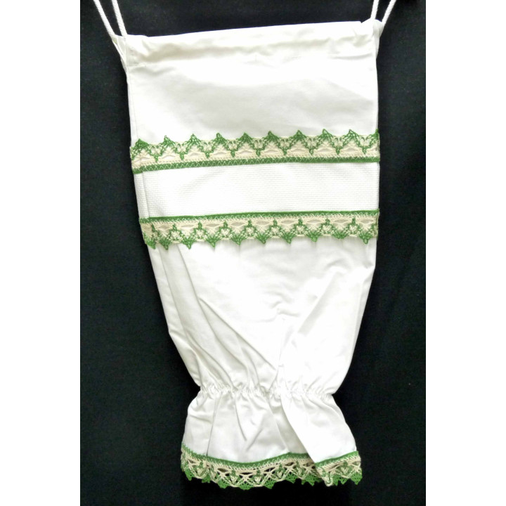sac à sacs à broder blanc dentelle verte toile aida