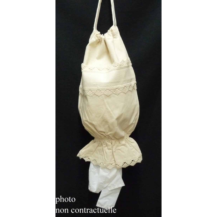 sac à sacs à broder blanc dentelle verte toile aida