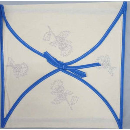 enveloppe coussin à broder toile écru coton motifs végétal biais bleu