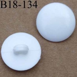 bouton pvc 18 mm couleur naturel accroche avec un anneau diamètre 18 mm