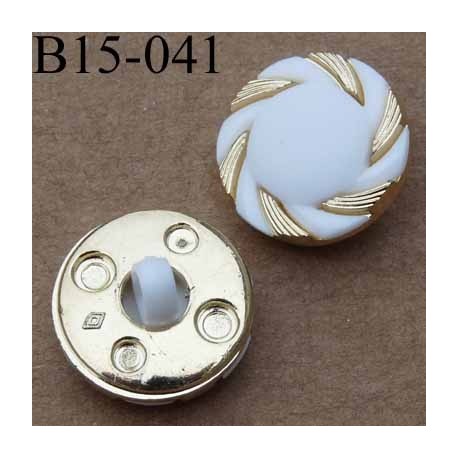 bouton 15 mm couleur blanc et doré accroche avec un anneau diamètre 15 millimètres