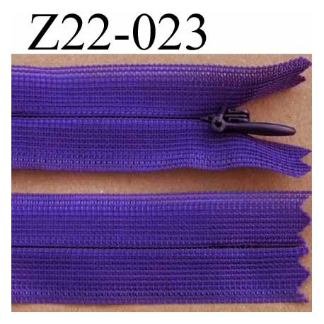 fermeture éclair invisible longueur 22 cm couleur violet non séparable largeur 2.2 cm glissière zip nylon largeur 4 mm