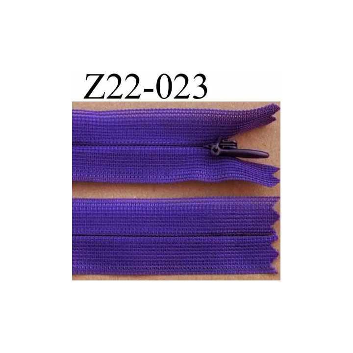 fermeture éclair invisible longueur 22 cm couleur violet  non séparable largeur 2.2 cm glissière zip nylon largeur 4 mm