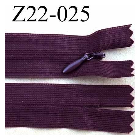 fermeture éclair invisible longueur 22 cm couleur prune non séparable largeur 2.2 cm glissière zip nylon largeur 4 mm