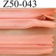 fermeture éclair invisible longueur 50 cm couleur rose orangé saumon non séparable largeur 2.2 cm glissière nylon largeur 4 mm