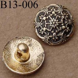 bouton de col en métal argenté Jeanne d'ARC début 1900