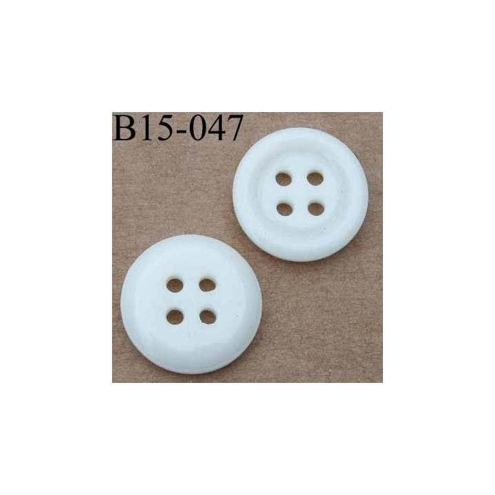 bouton 15 mm  couleur ivoire brillant 4 trous diamètre 15 millimètres