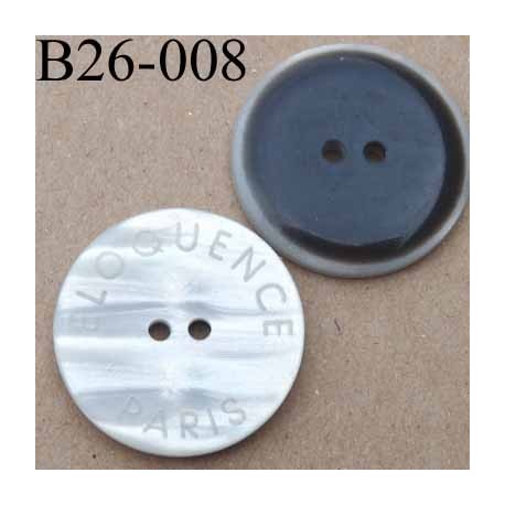 bouton 26 mm blanc cassé nacré et marron foncé avec inscription 2 trous diamètre 26 millimètres