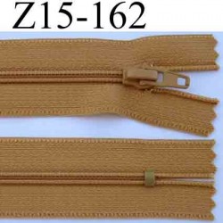 fermeture zip longueur 15 cm couleur marron clair non séparable largeur 2.5 cm glissière nylon largeur du zip 4 mm