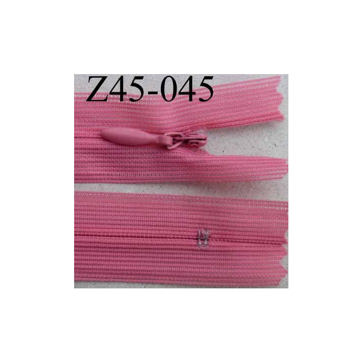 fermeture éclair invisible longueur 45 cm couleur rose non séparable largeur 2.2 cm glissière nylon largeur 4 mm