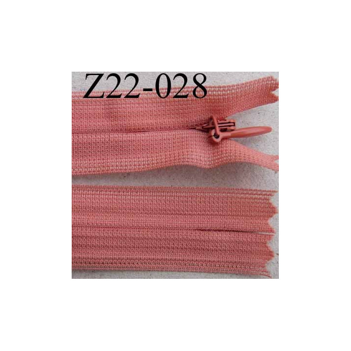 fermeture éclair invisible longueur 22 cm couleur rose non séparable largeur 2.2 cm glissière nylon largeur 4 mm