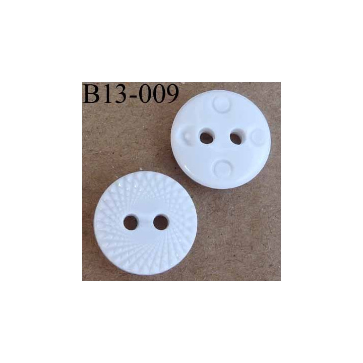 bouton 13 mm couleur  blanc strié 2 trous diamètre 13 millimètres