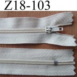 fermeture zip longueur 18 cm couleur crème   non séparable largeur 2.5 cm glissière en nylon largeur 4 mm