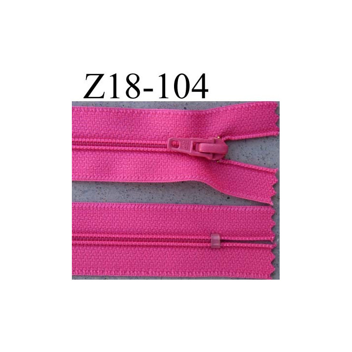 fermeture éclair longueur 18 cm couleur rose fushia non séparable largeur 2.5 cm glissière en nylon largeur 4 mm