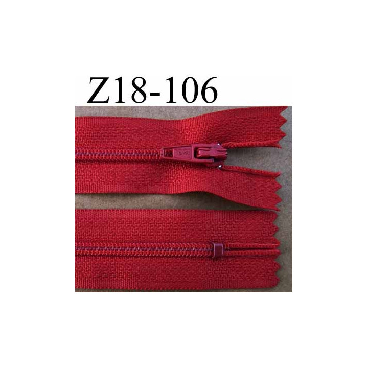 fermeture éclair longueur 18 cm couleur rouge non séparable largeur 2.5 cm glissière en nylon largeur 4 mm
