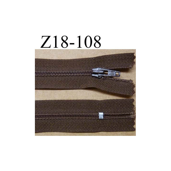 fermeture éclair longueur 18 cm couleur marron non séparable largeur 2.5 cm glissière en nylon largeur 4 mm