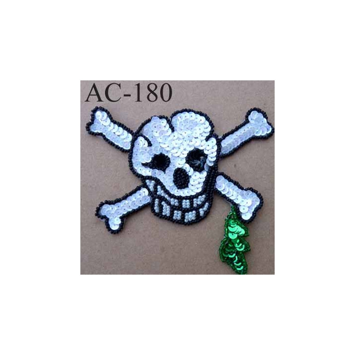 ornement applique écusson empiècement guipure tête de mort perles et  strass à coudre