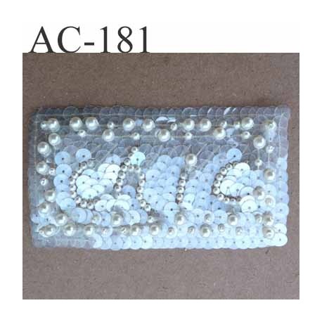 ornement applique écusson empiècement guipure CHIC perles et strass à coudre