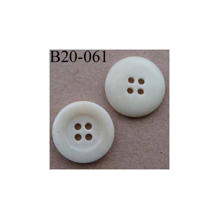 bouton 20 mm couleur écru avec bordure brillant 4 trous diamètre 20 mm