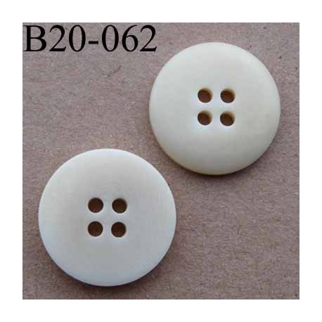 bouton 20 mm couleur écru brillant 4 trous diamètre 20 mm