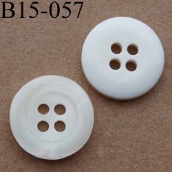 bouton diamètre 15 mm  couleur nacre et blanc brillant avec bordure 4 trous