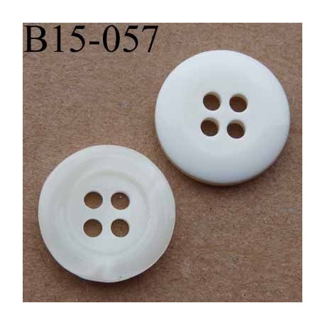 bouton diamètre 15 mm couleur nacre et blanc brillant avec bordure 4 trous
