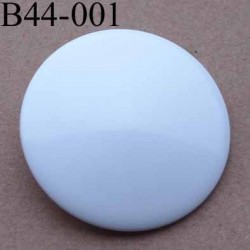 bouton diamètre 44 mm pvc couleur blanc accroche avec un anneau