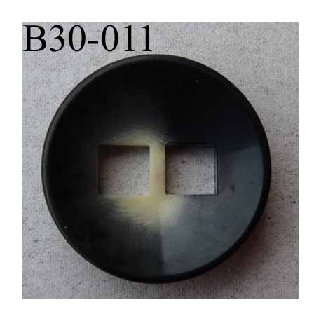 bouton fantaisie diamètre 30 mm 2 trous carré (7 mm X 7 mm) couleur noir gégradé ivoire épaisseur 6 mm