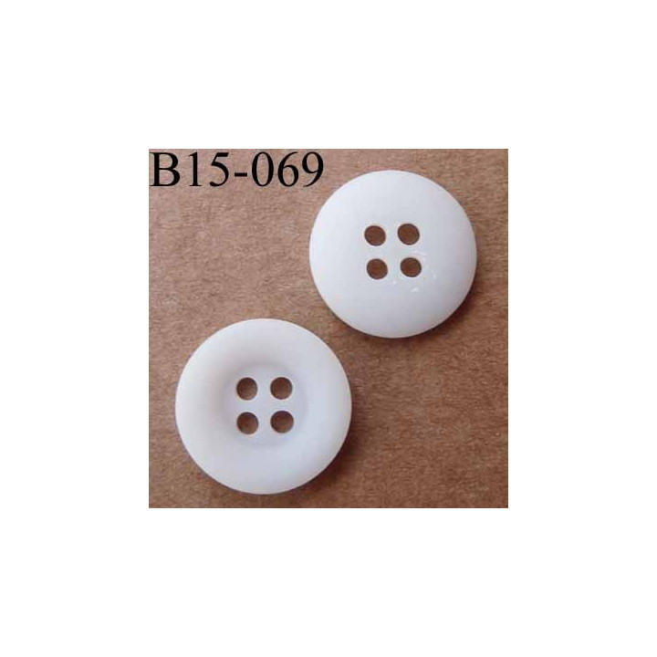 bouton diamètre 15 mm  4 trous couleur naturel mat diamètre 15 mm