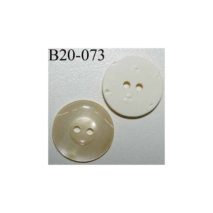 bouton 20 mm couleur ivoire nacré dos blanc large bordure (7 mm) 2 trous diamètre 20 mm 