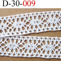 dentelle crochet ancienne en coton largeur 27 mm couleur blanc provient d'une vieille mercerie parisienne prix au mètre