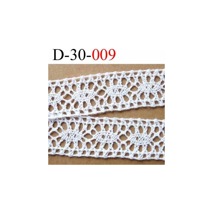 dentelle crochet ancienne en coton largeur 27 mm couleur blanc provient d'une vieille mercerie parisienne prix au mètre