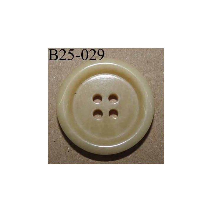 bouton 25 mm  couleur beige caramel 4 trous diamètre 25 millimètres