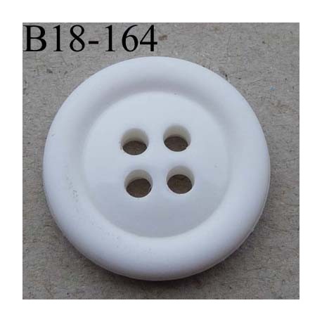 bouton 18 couleur blanc 4 trous diamètre 18 millimètres 