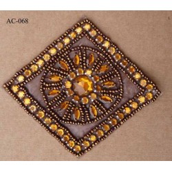 ornement applique écusson empiècement avec perles orange et marron brillant à coudre