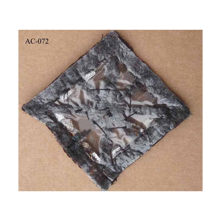 ornement applique écusson empiècement avec perles et paillettes sequins effet rouillé couleur marron à coudre