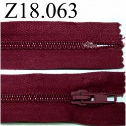 fermeture zip 18 cm couleur bordeaux non séparable zip nylon largeur 3.3 centimètres largeur du zip 6.5 mm