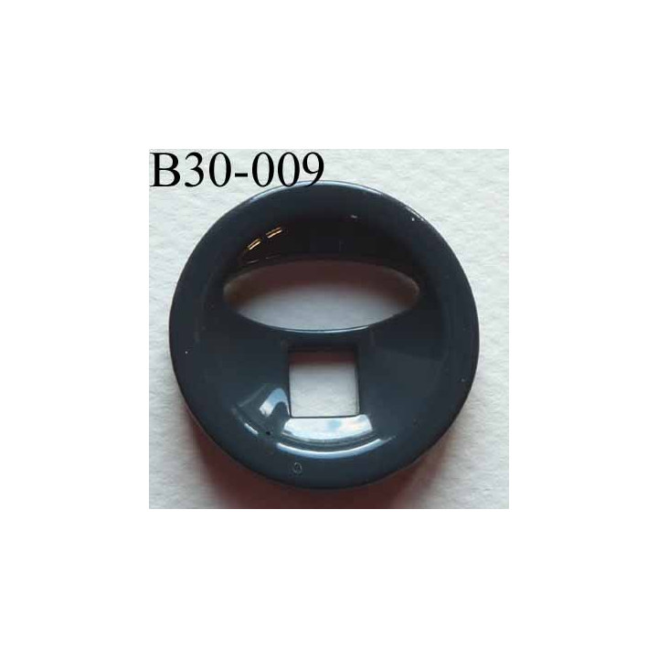 bouton fantaisie 30 mm  couleur gris foncé  brillant  2 gros trous (diamètre 7 mm et 20 mm) épaisseur 6 mm