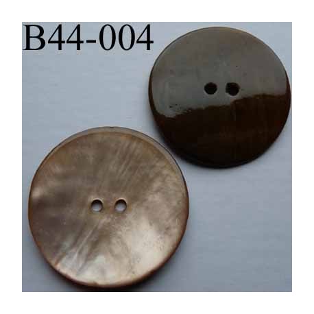 bouton diamètre 44 mm en nacre couleur brun 2 trous diamètre 44 mm