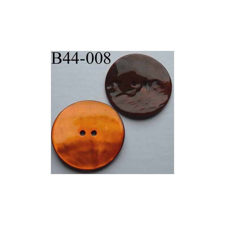 bouton  diamètre 44 mm  en nacre couleur orange 2 trous diamètre 44 mm