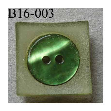  bouton carré diamètre 16 mm en nacre et résine couleur vert 2 trous diamètre 16 mm