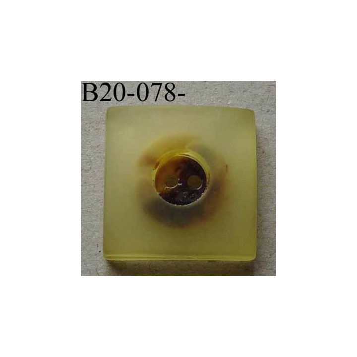  bouton carré diamètre 20 mm en nacre et résine couleur jaune 2 trous diamètre 20 mm